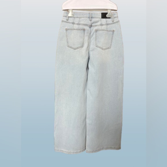 BCBG generation. Women blue jeans. Wide leg. Size 7/28. - Picture 3 of 11